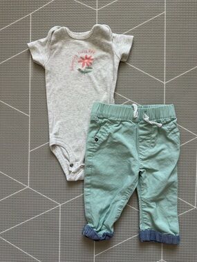 Carter's|Baby girl set,Light Gray Onesie w simple floral design & teal jeans•6M